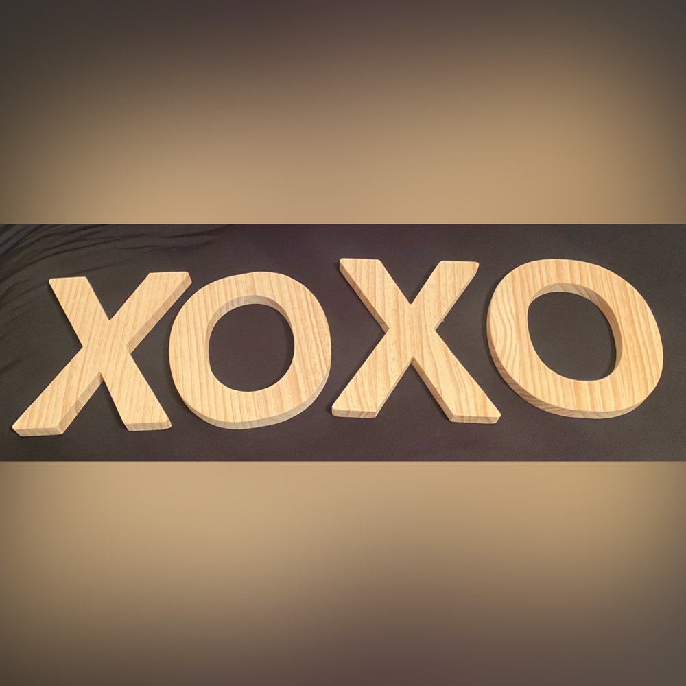 Natural Wood XOXO 8” Letters.